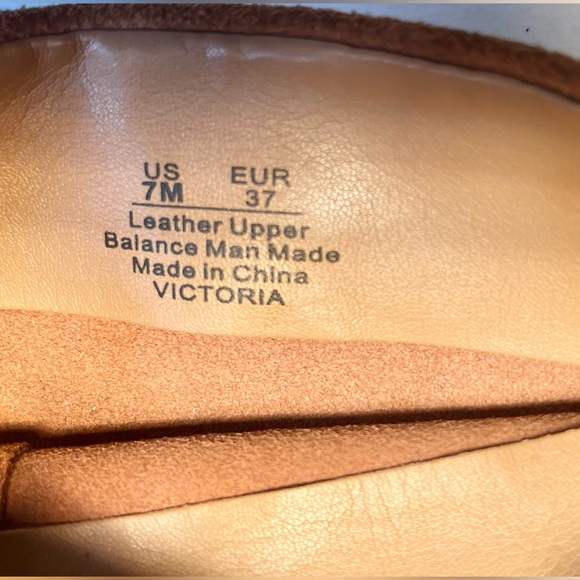 Brown faux leather thigh high boots. Size 8 women’s. - Picture 2 of 2